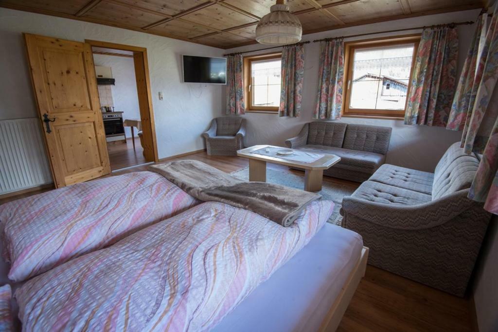 Ferienwohnungen Wolf Holzgau Exteriör bild